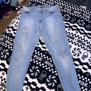 FASHIONNOVA RIPPED JEANS